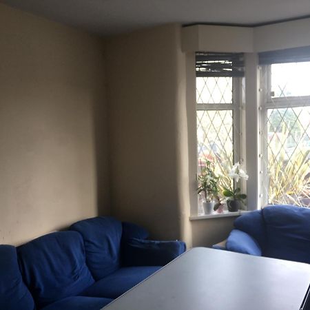 Single Room - Town & University Nearby, 24H Bus, Airport-Linked Manchester Exterior foto