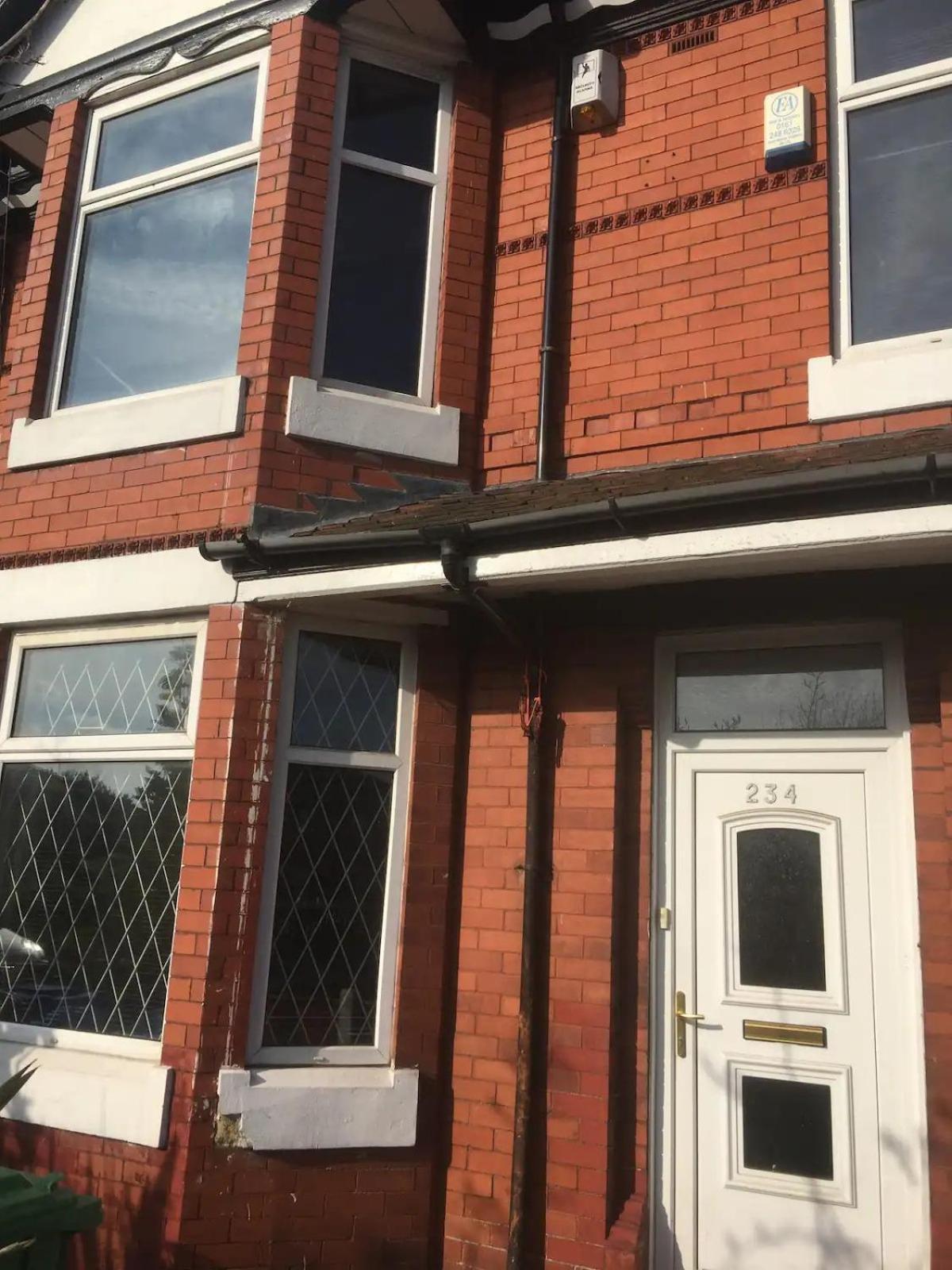 Single Room - Town & University Nearby, 24H Bus, Airport-Linked Manchester Exterior foto